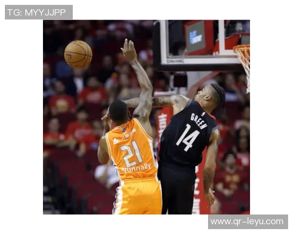 梅里尔外线火力全开10投7中砍下20分5篮板三分球9投6中表现惊艳